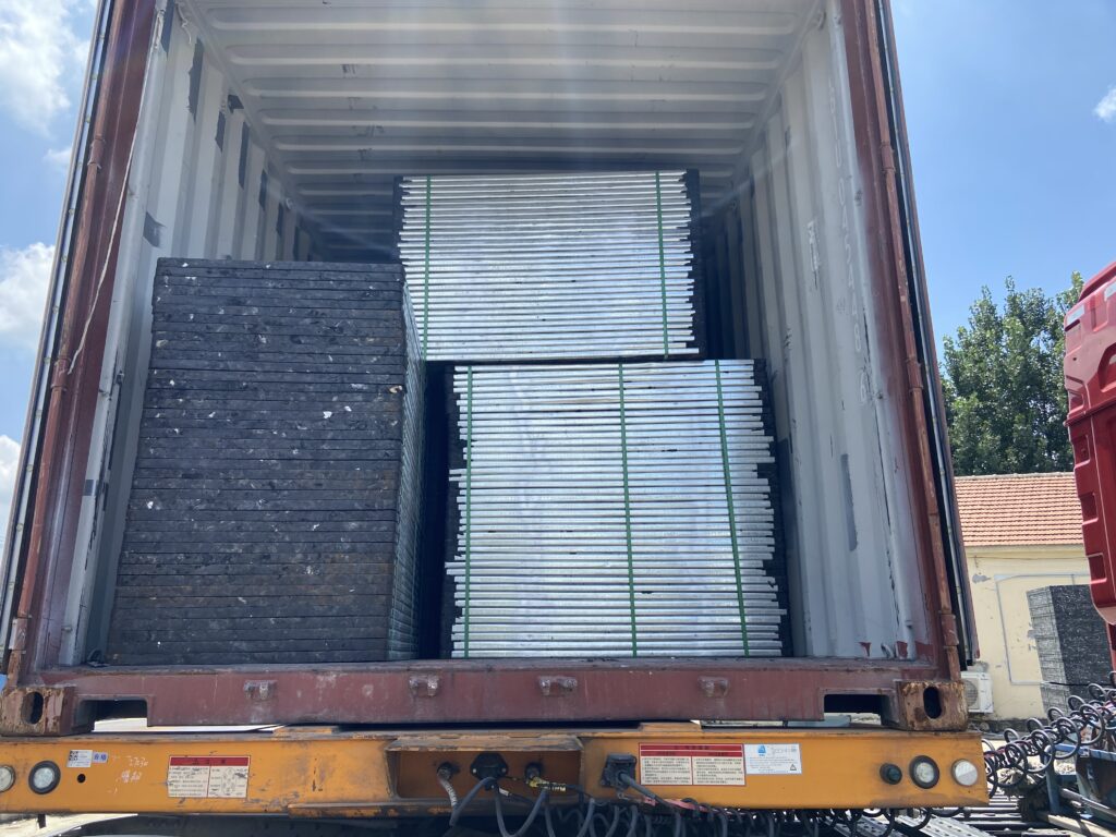 Loading GMT brick pallet for South Africa Client