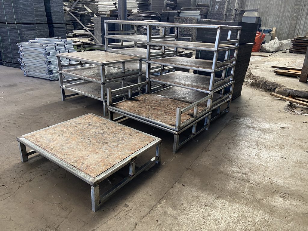 Glass fiber GMT pallet used as bottom mold in automated brick making production line