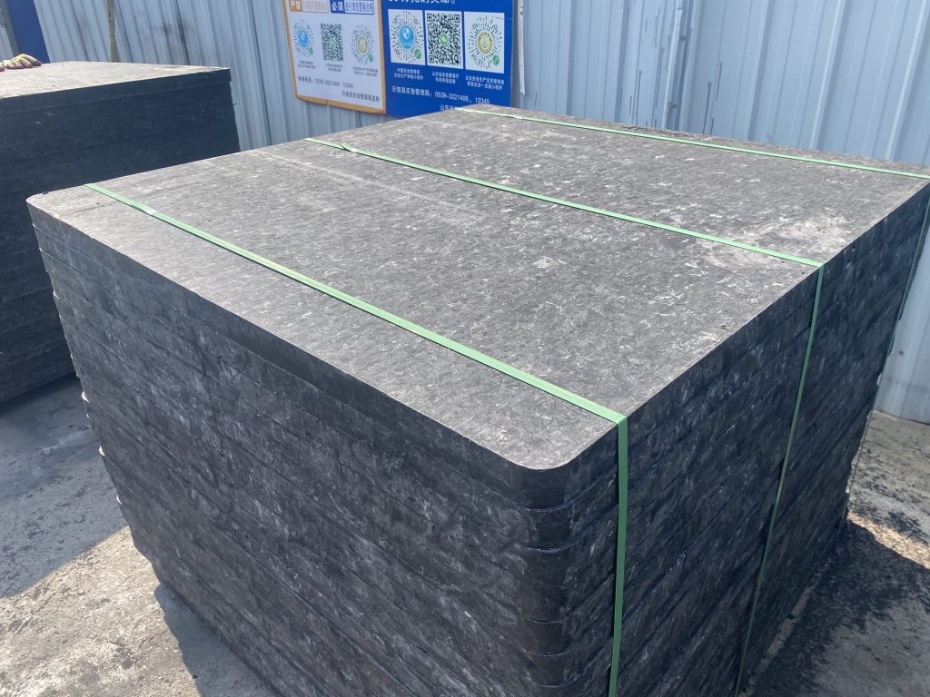Glass fiber mat and polypropylene resin raw materials for GMT pallets