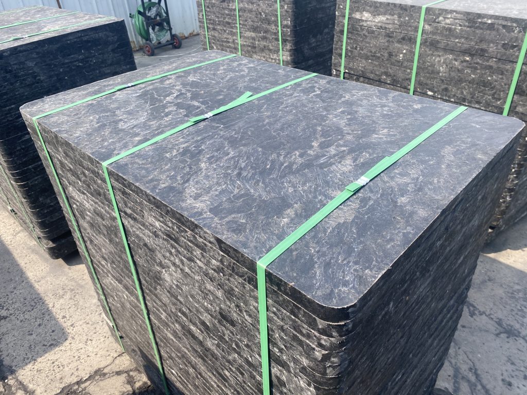 MACIZO Factory Using GMT Pallet on Block Machine