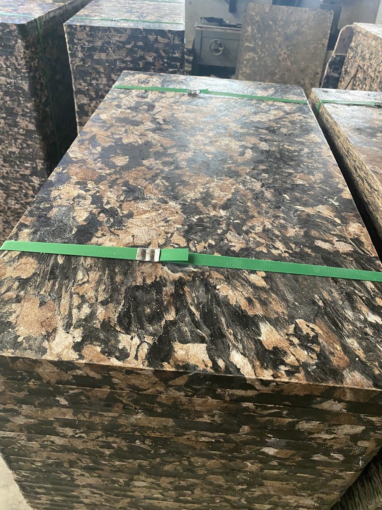 Heat deflection temperature testing of GMT fiber composite pallet under load