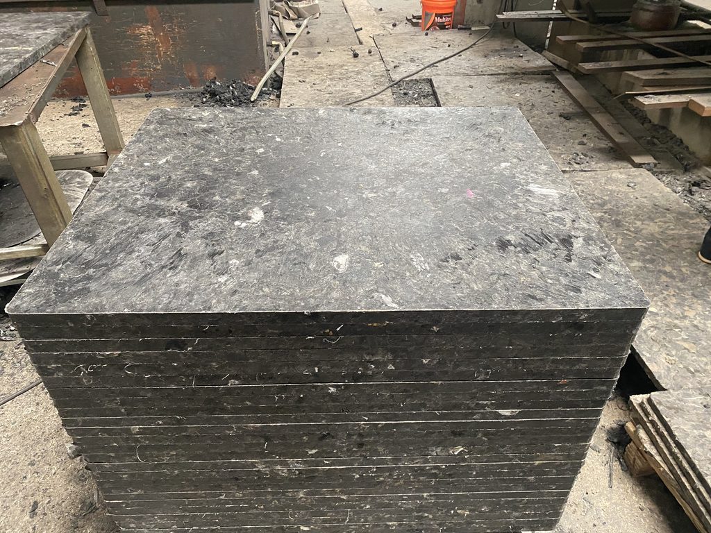Pallet damage severity assessment for repair vs replacement decision
