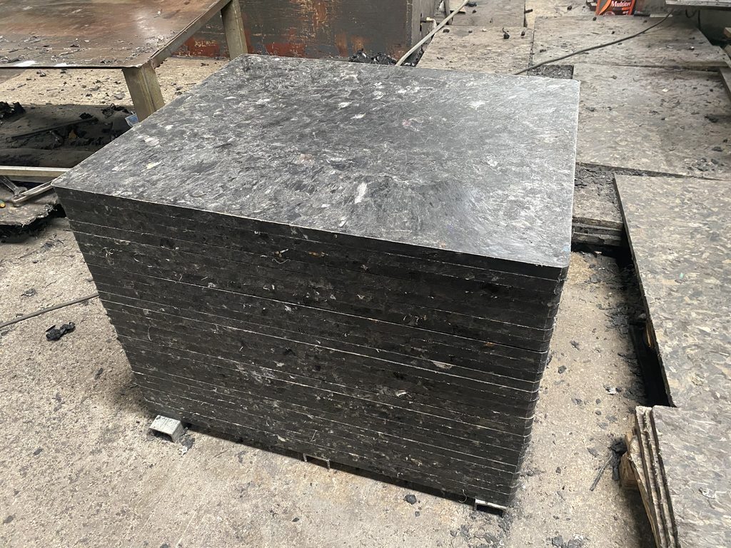Close-up of GMT fiber brick pallet material composition